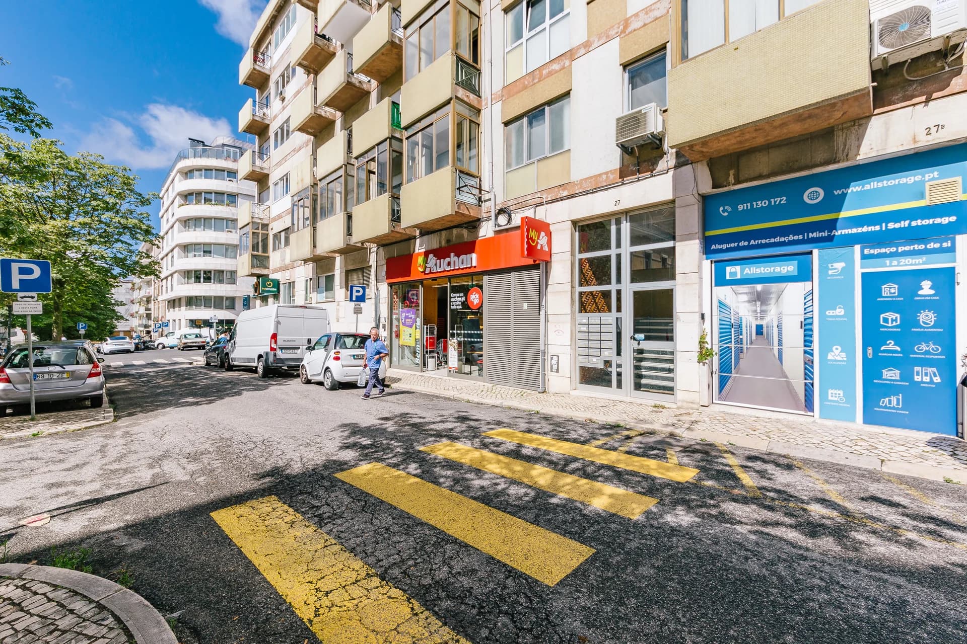 Entrada da Allstorage Saldanha com sinalização visível